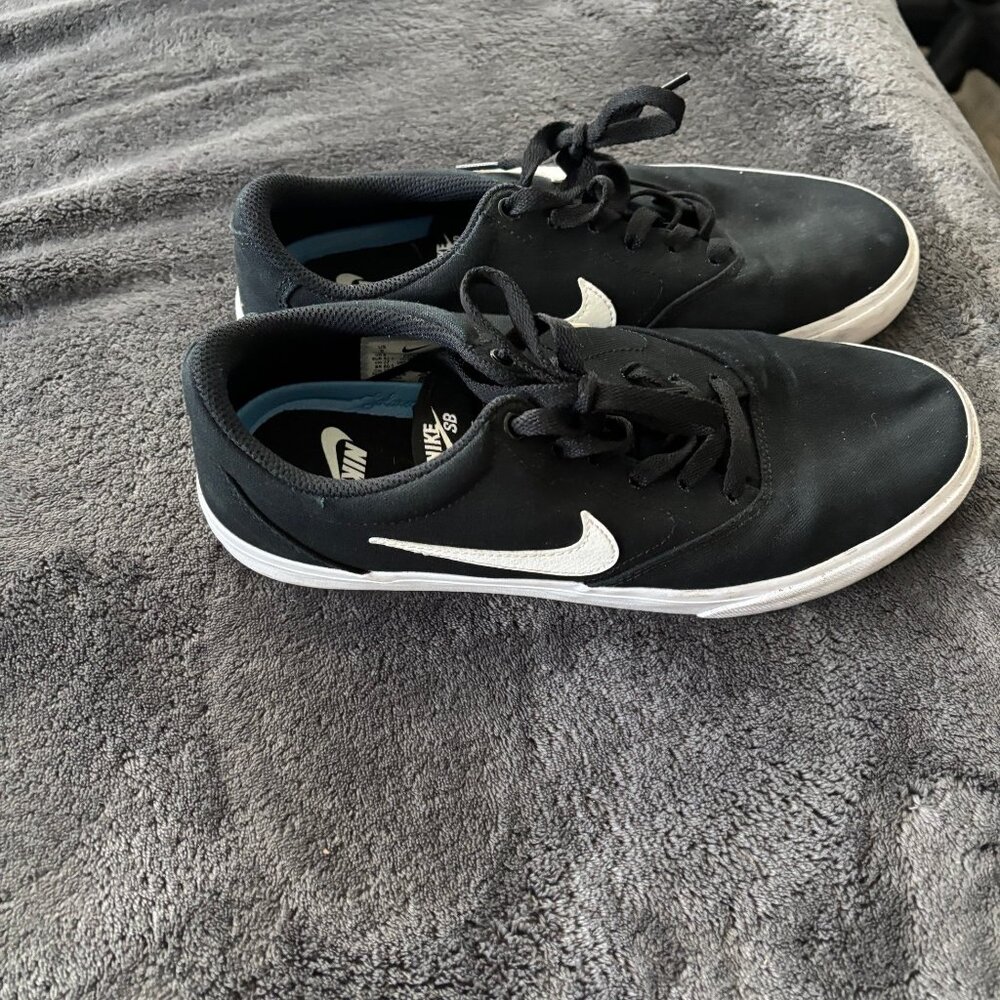 Nike Black SB